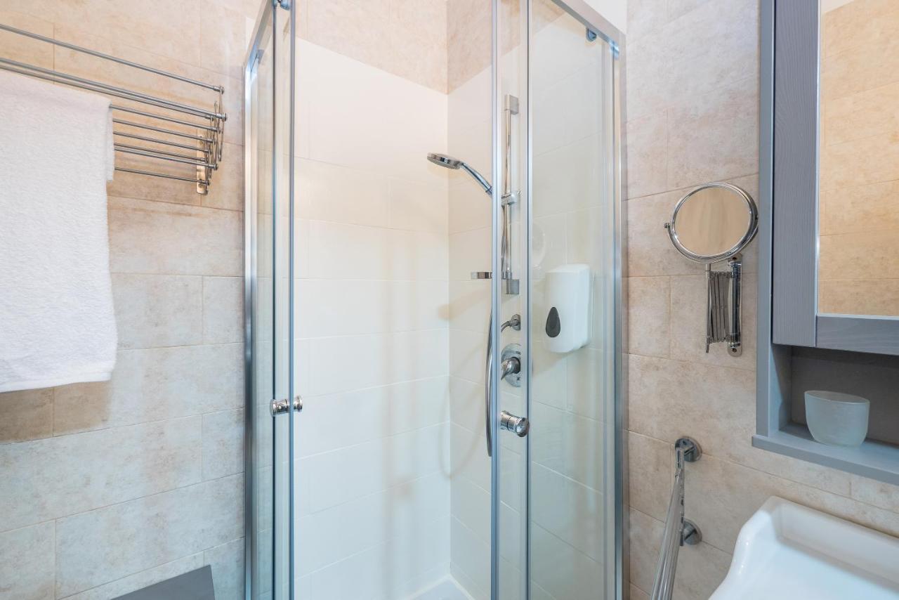 Valletta Main Street Apartment ภายนอก รูปภาพ