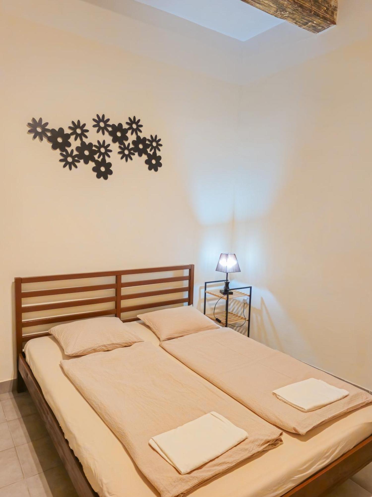Valletta Main Street Apartment ภายนอก รูปภาพ