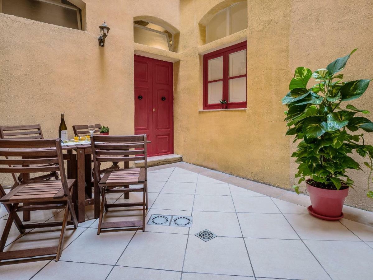 Valletta Main Street Apartment ภายนอก รูปภาพ