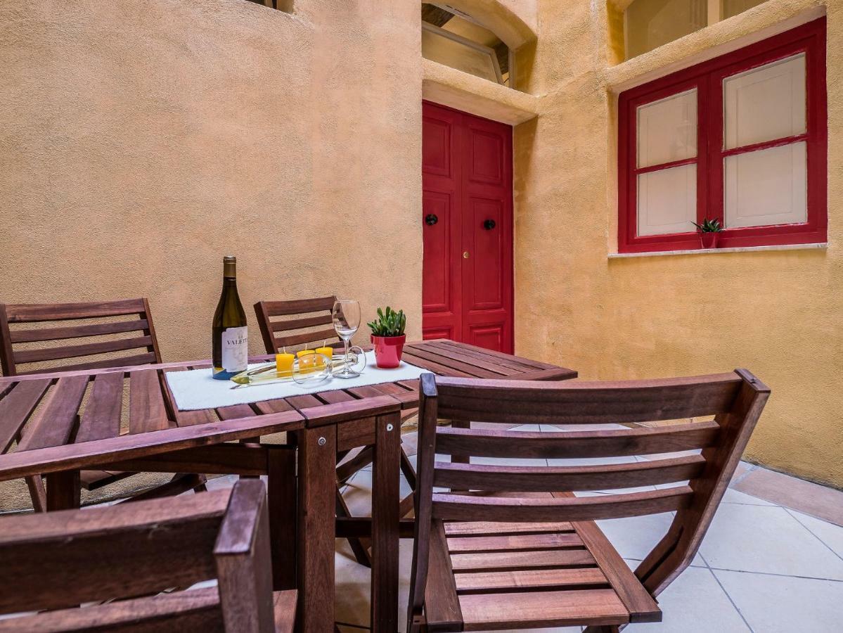 Valletta Main Street Apartment ภายนอก รูปภาพ