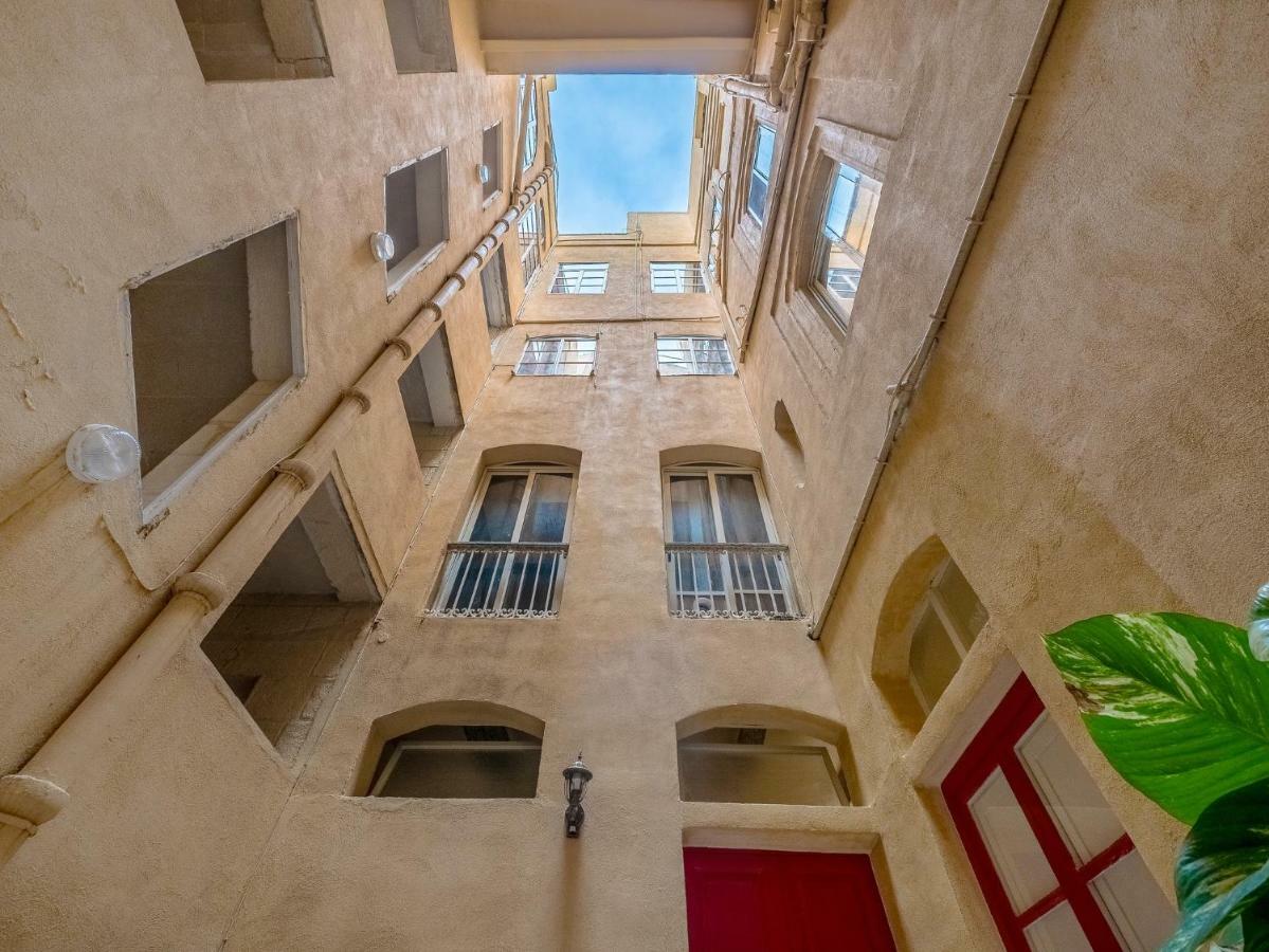 Valletta Main Street Apartment ภายนอก รูปภาพ